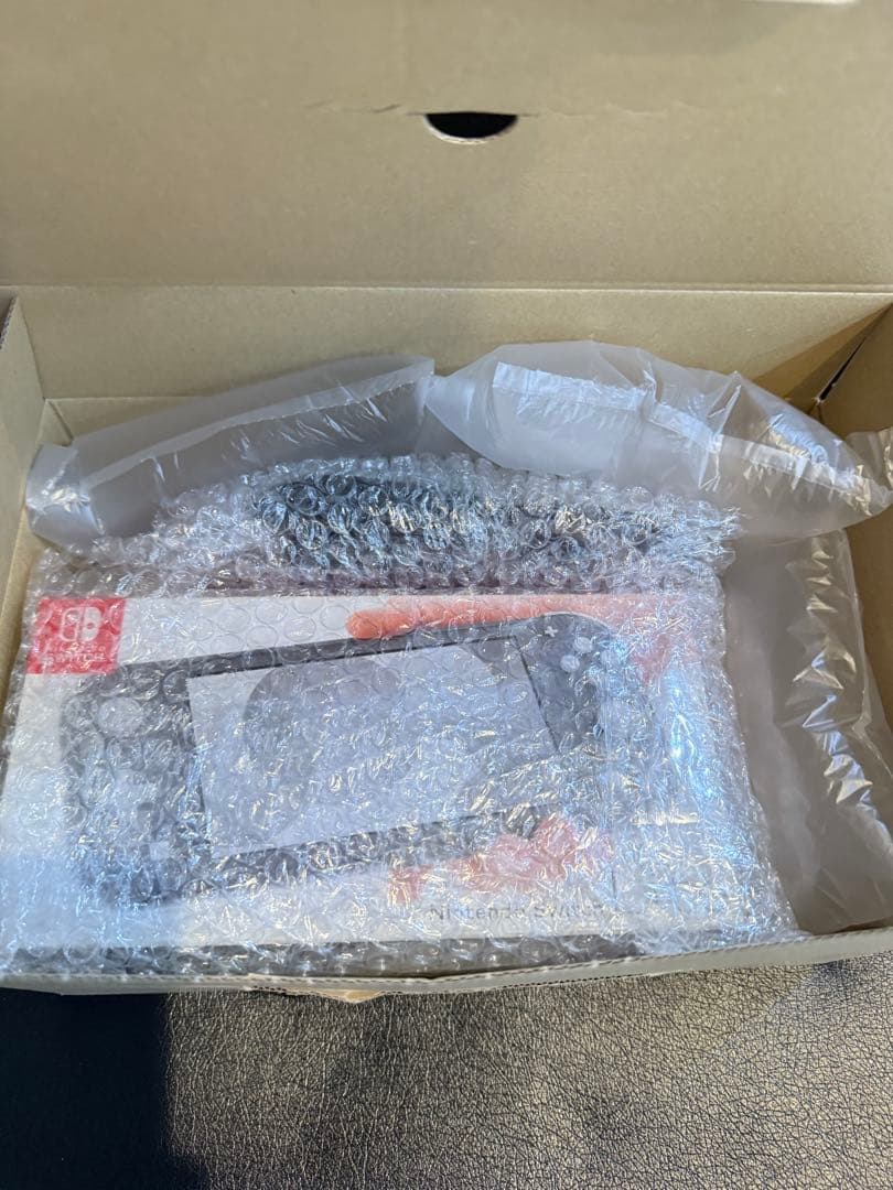 任天堂Nintendo Switchライトグレーカラー