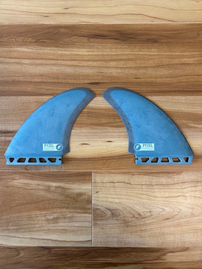 gon sama PYZEL BOBCAT TWIN ツインフィン