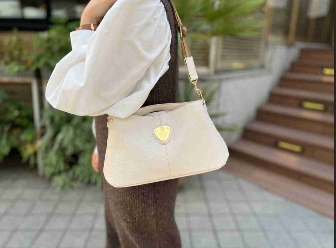 未使用ATAO chivy+ 2Way バッグ レザー ショルダーバッグ 白