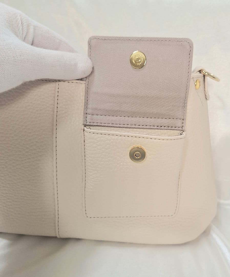 未使用ATAO chivy+ 2Way バッグ レザー ショルダーバッグ 白