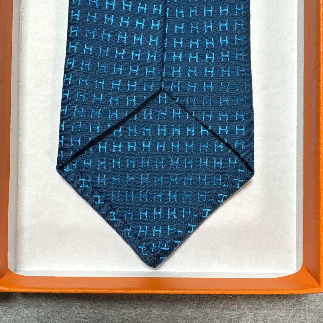 美品 エルメス　ネクタイ　H柄H織ファソネ 紺