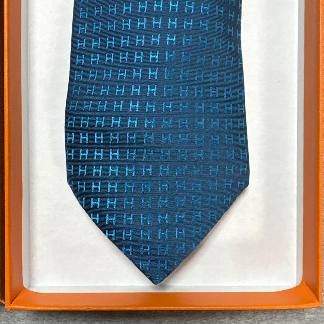美品 エルメス　ネクタイ　H柄H織ファソネ 紺