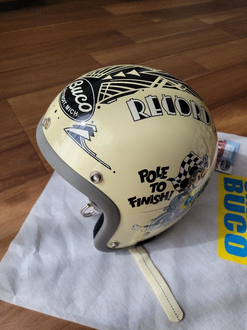 【Disneyコラボ限定完売品】Buco ヘルメット