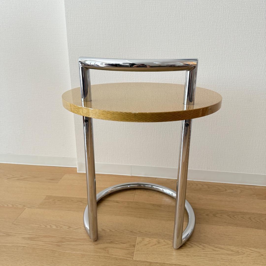 円形サイドテーブル・ハンドル付き