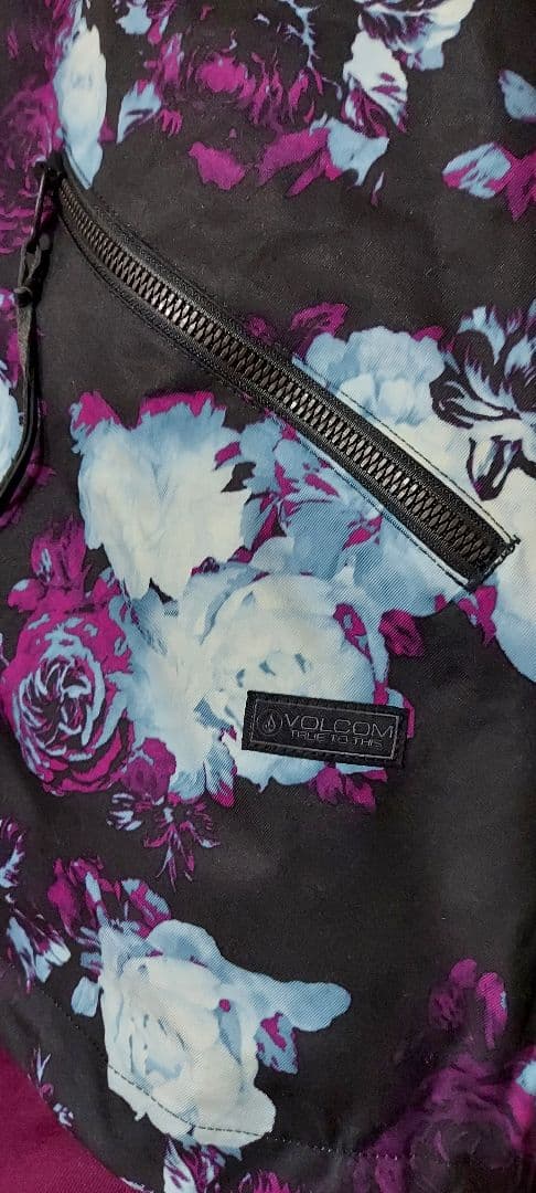 美品　VOLCOM　スノーボードウェア 上下セット