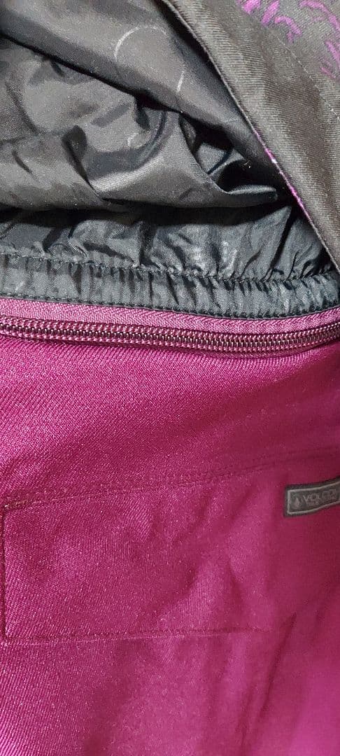 美品　VOLCOM　スノーボードウェア 上下セット