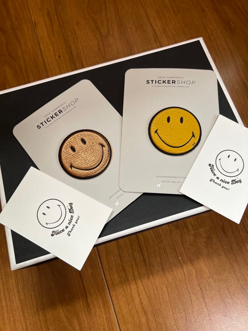 新品未使用超レアLONDON本店購入アニヤハインドマーチスマイリー革ステッカー