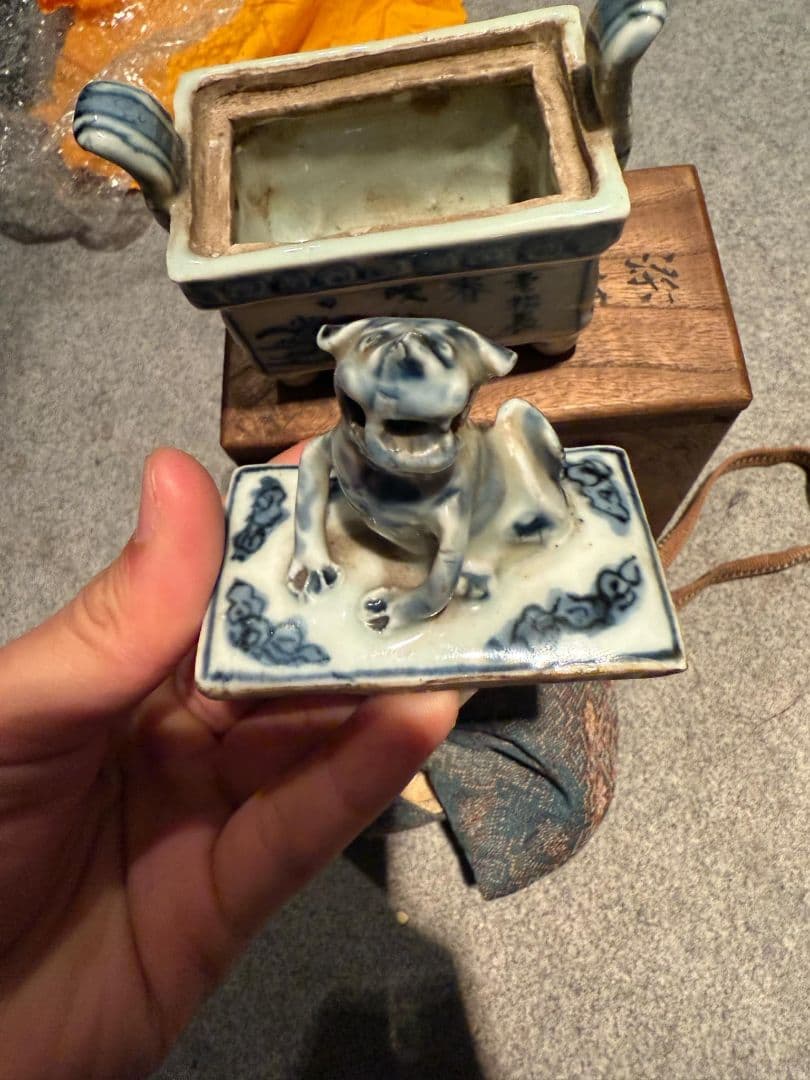 か*る様 ★栄★中国 清代 古染付 呉須 山水図 獅子摘 香炉 茶道具 古陶磁