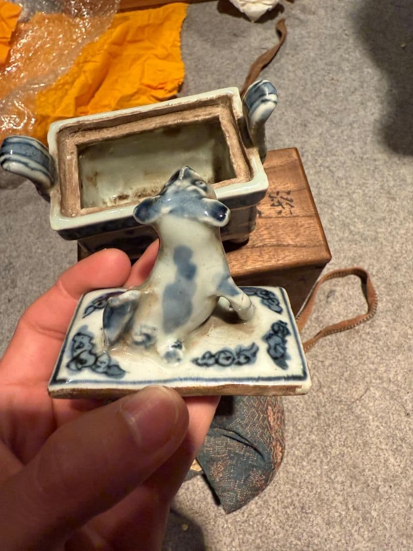 か*る様 ★栄★中国 清代 古染付 呉須 山水図 獅子摘 香炉 茶道具 古陶磁