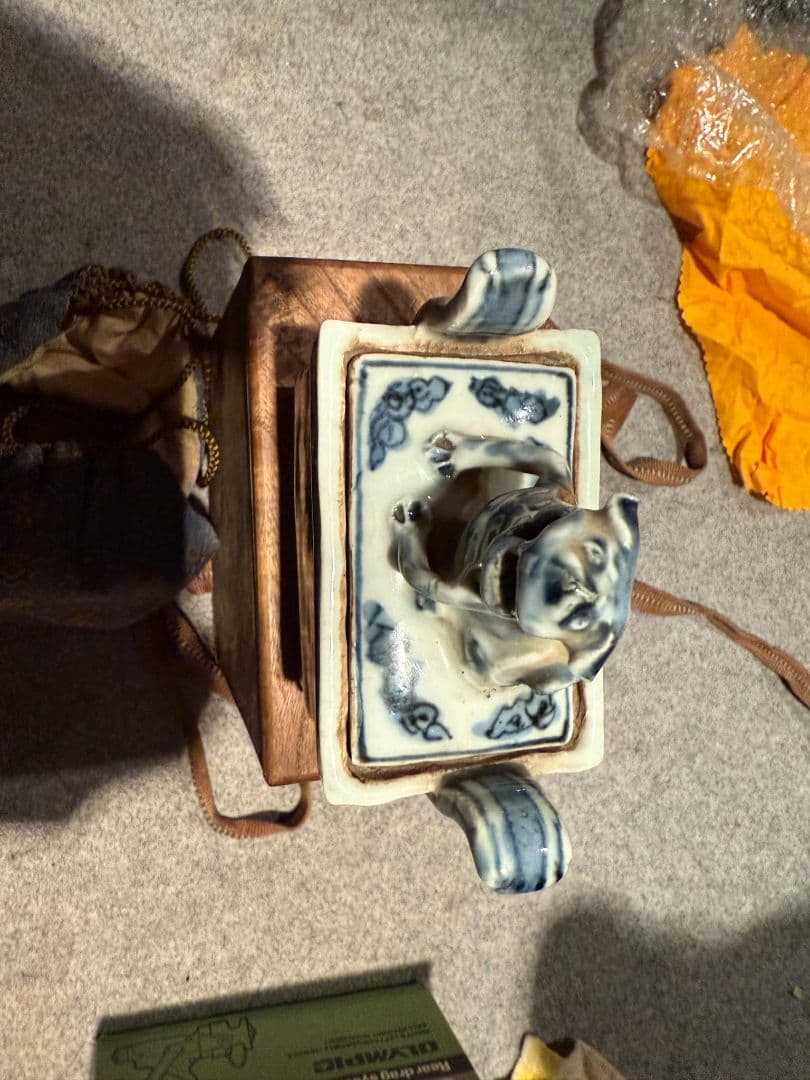 か*る様 ★栄★中国 清代 古染付 呉須 山水図 獅子摘 香炉 茶道具 古陶磁