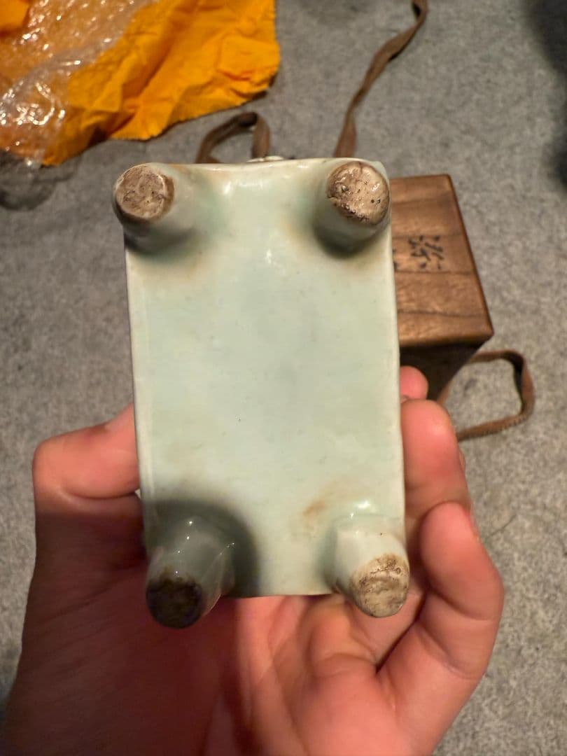 か*る様 ★栄★中国 清代 古染付 呉須 山水図 獅子摘 香炉 茶道具 古陶磁