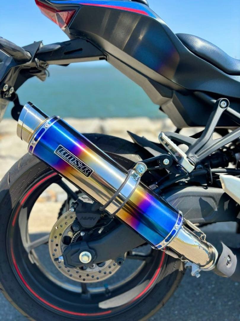 【Ninja ZX-4R(25R)】BEAMS R-EVO2スリップオンマフラー