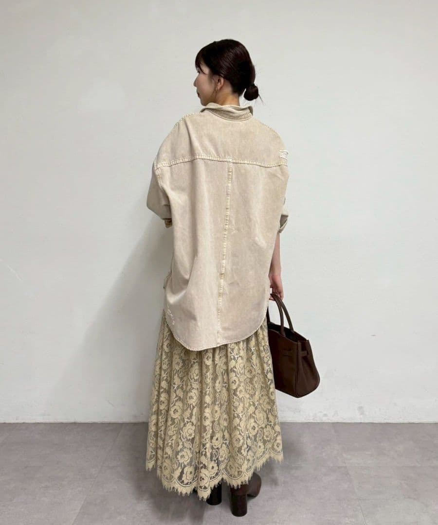 【Loungedress】ダメージデニムシャツ　ベージュ Sサイズ