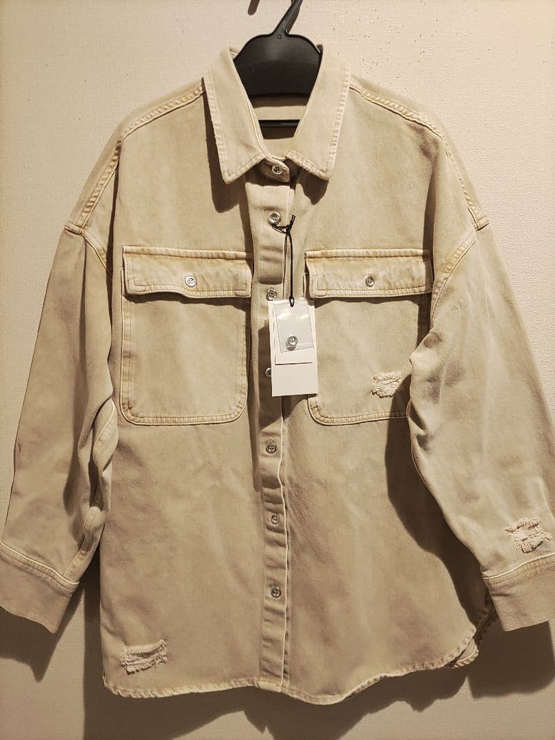 【Loungedress】ダメージデニムシャツ　ベージュ Sサイズ