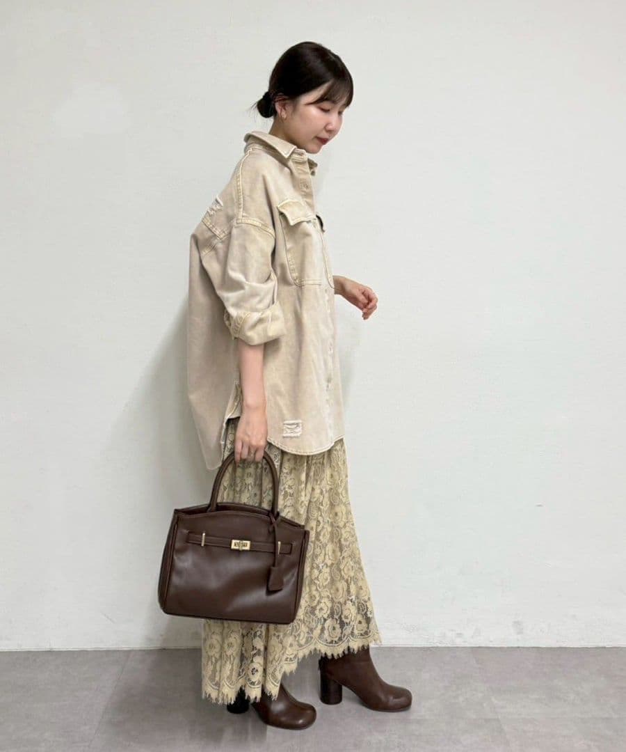 【Loungedress】ダメージデニムシャツ　ベージュ Sサイズ