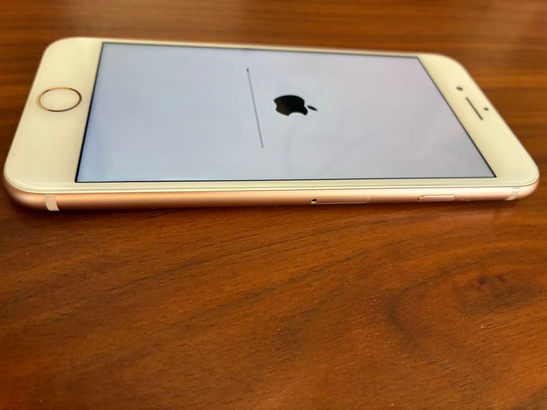 iPhone8 本体　64GB