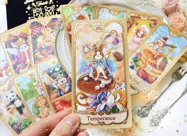 【正規品タロットカード】激かわイラスト✨日本未発売レア✨小動物と美食のタロット