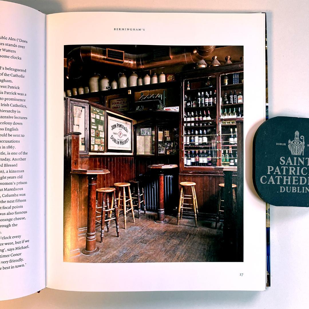 The Irish Pub / James Fennell他