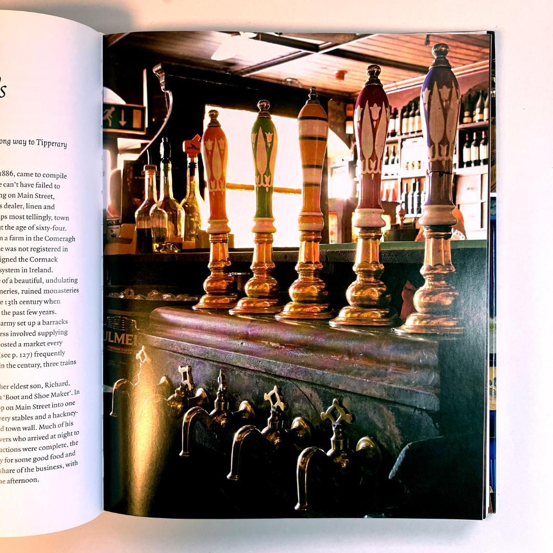 The Irish Pub / James Fennell他