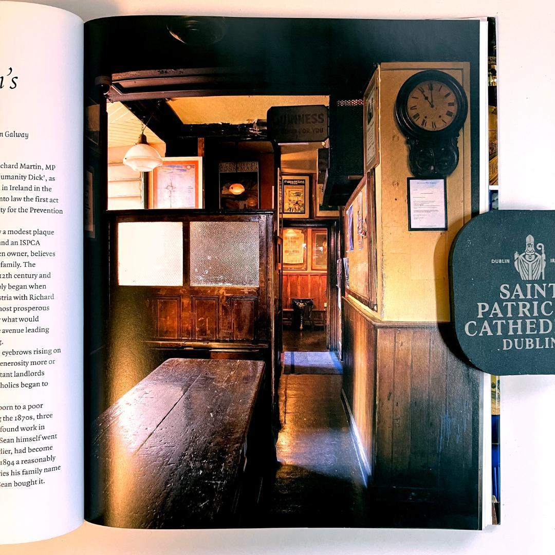 The Irish Pub / James Fennell他