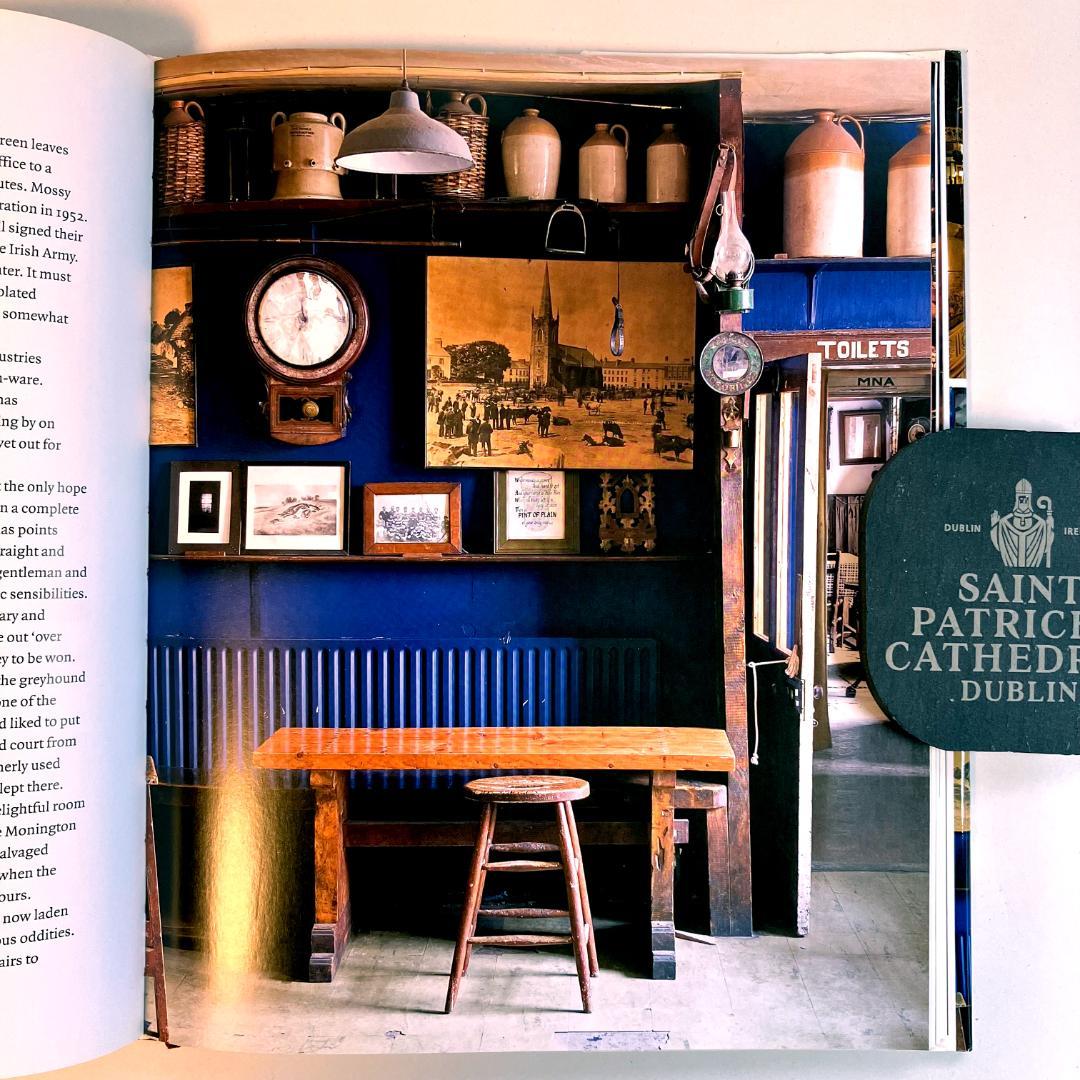 The Irish Pub / James Fennell他