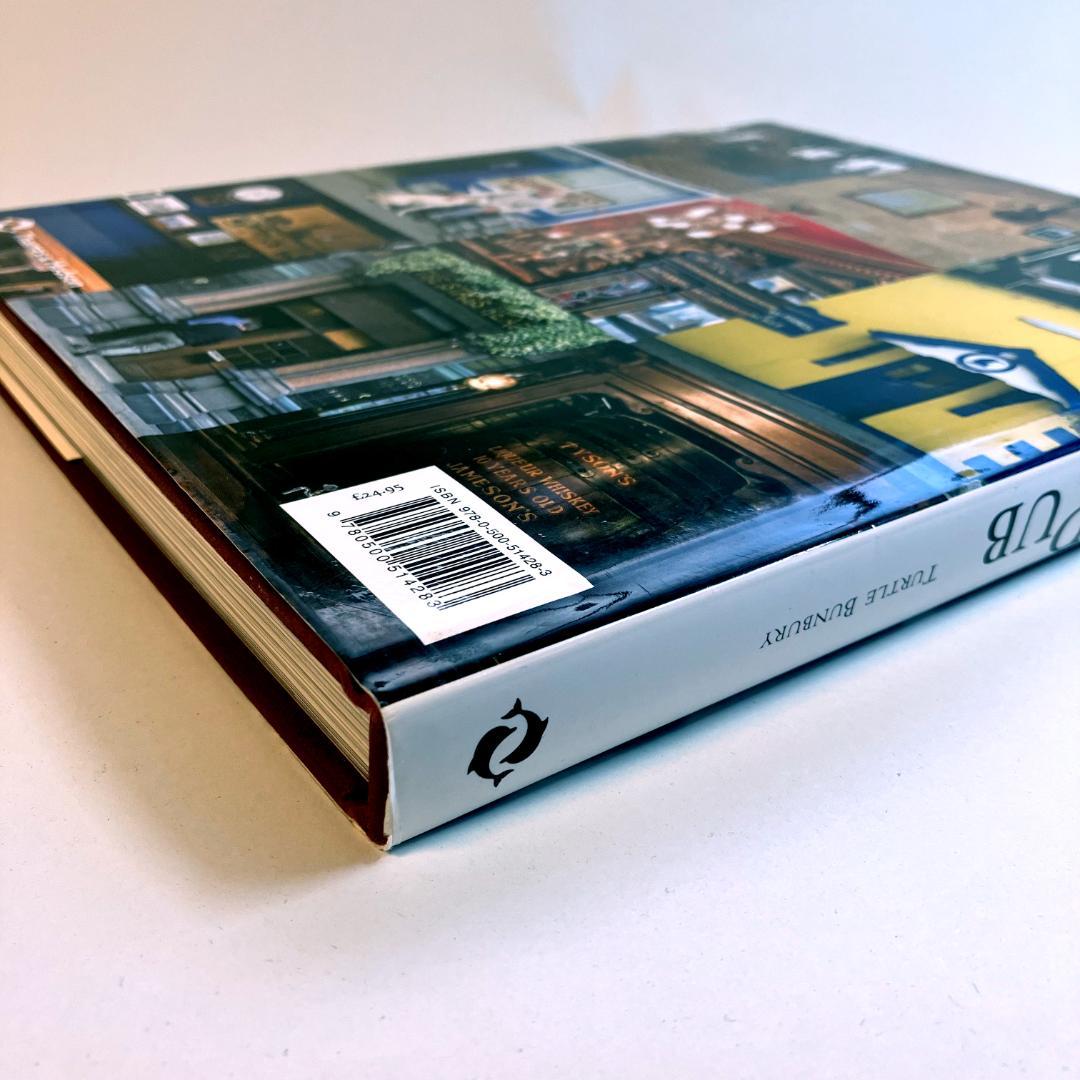 The Irish Pub / James Fennell他