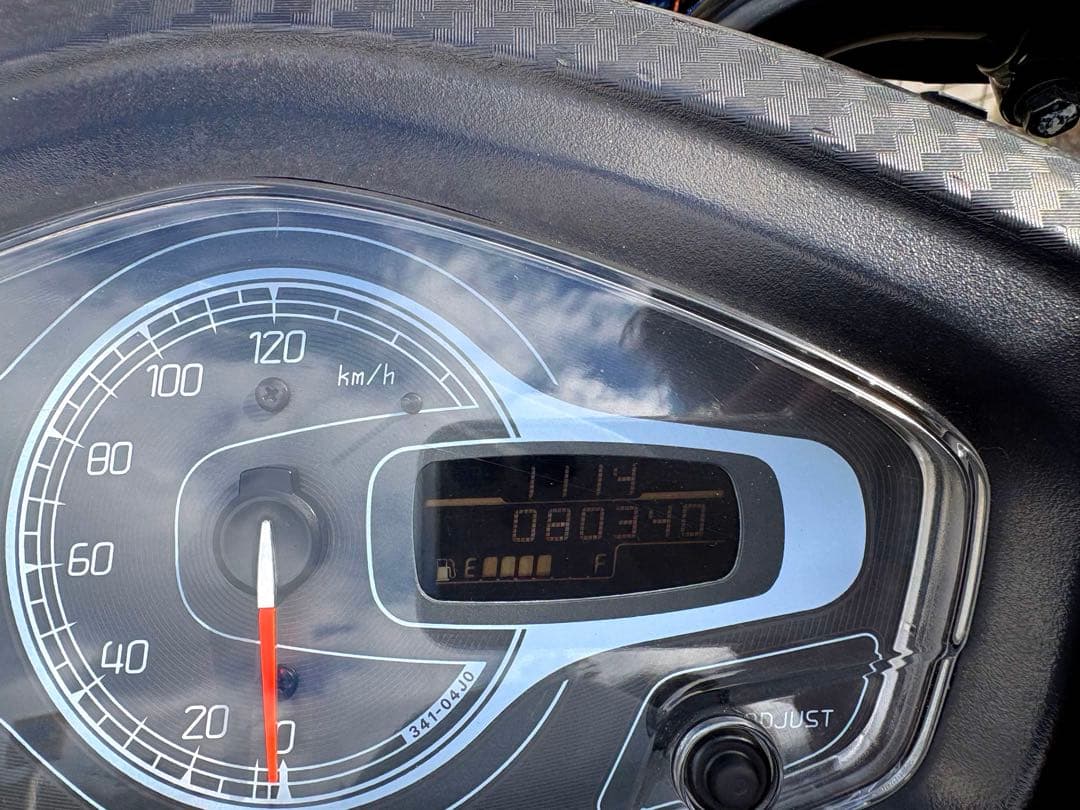 SUZUKI アドレス　V125S メーター　液晶修理済　液晶反転加工　美品