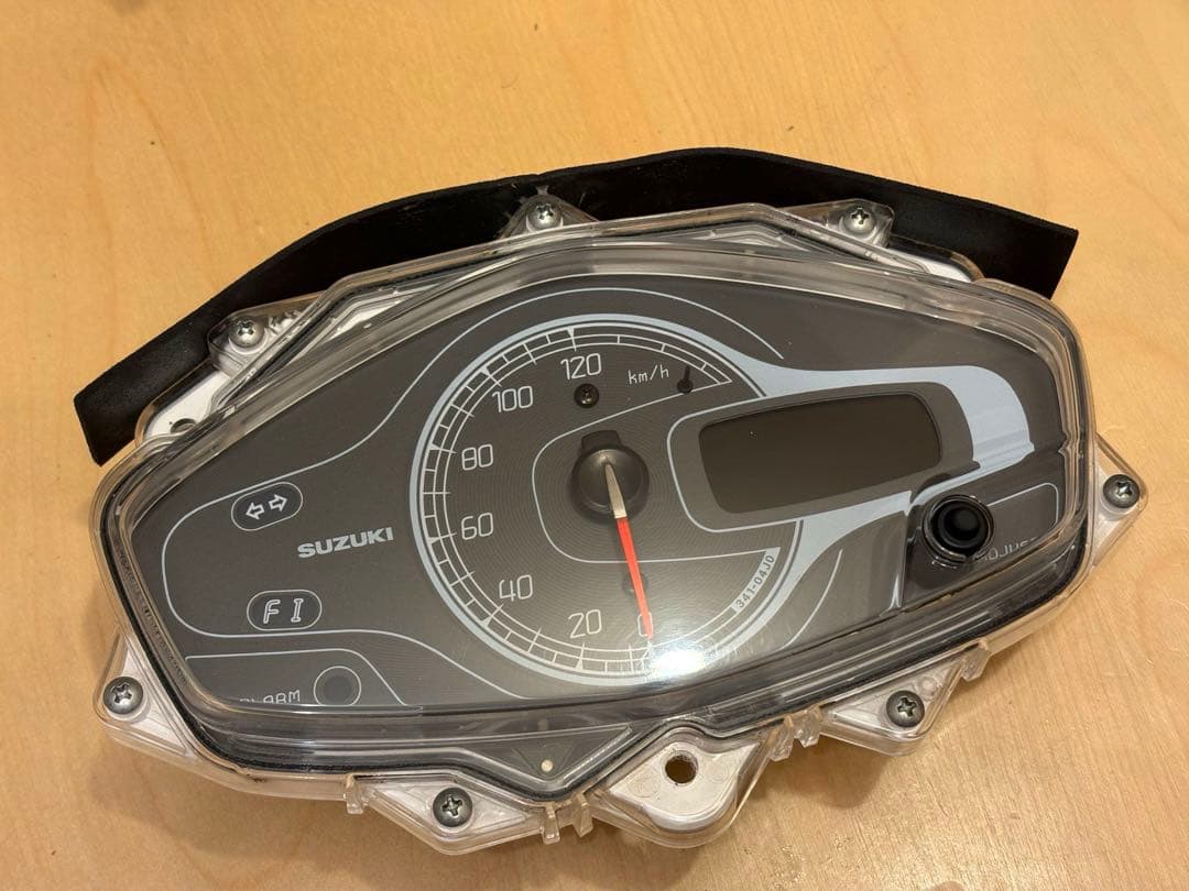 SUZUKI アドレス　V125S メーター　液晶修理済　液晶反転加工　美品