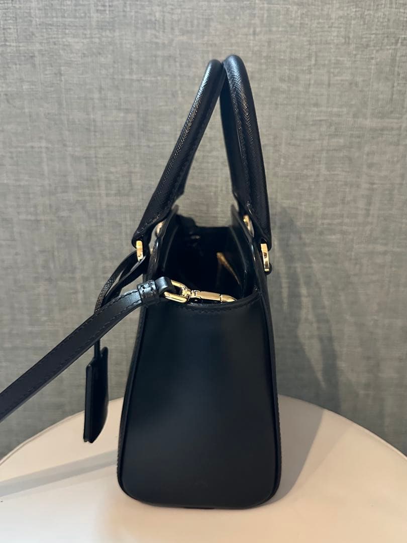 PRADA★1BA380 サフィアーノショルダーバッグ　ブラック