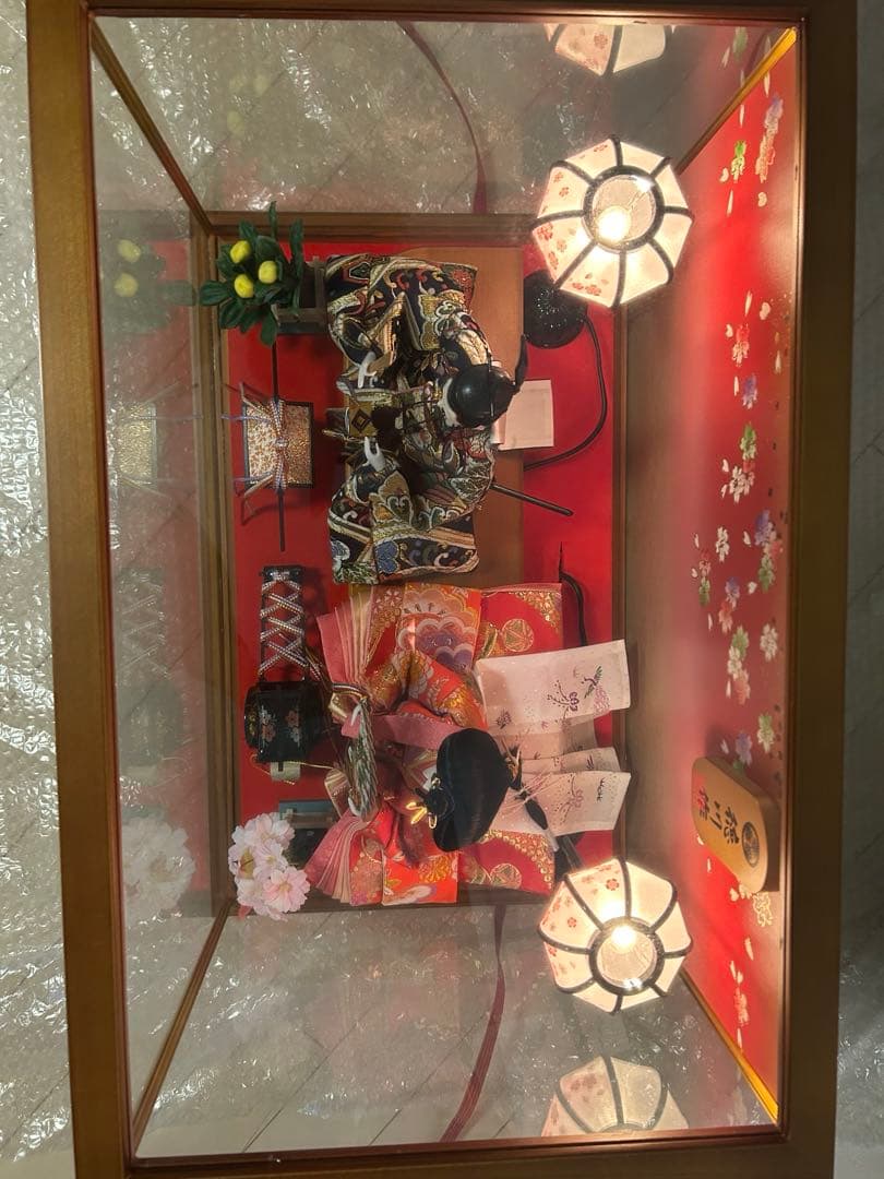 雛人形　ガラスケース入り