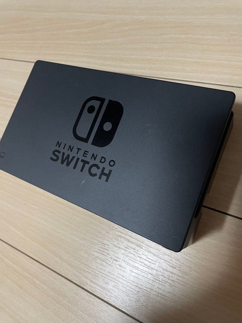 p*n様 Nintendo Switch 本体　付属品、箱付き