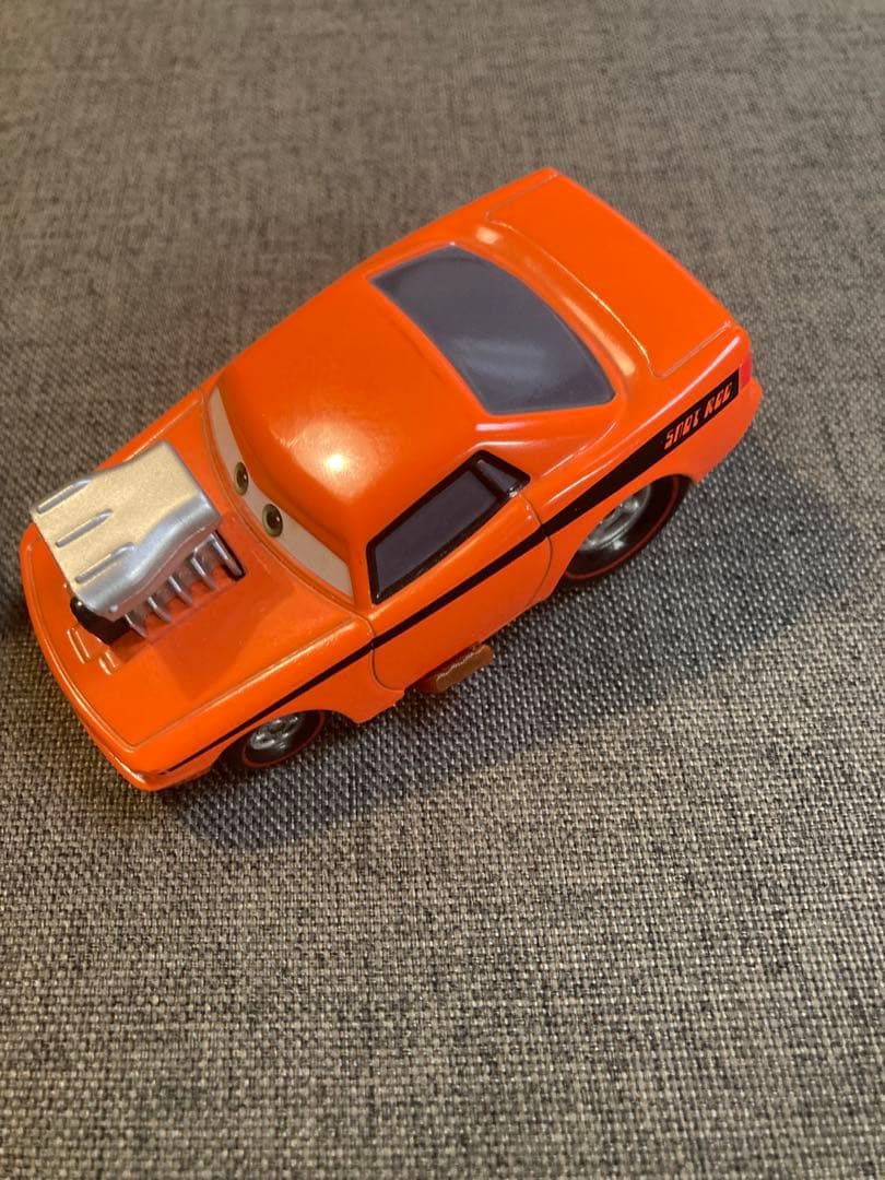 m*a様 カーズ　ミニカー　暴走族　ライト　ディズニーストア