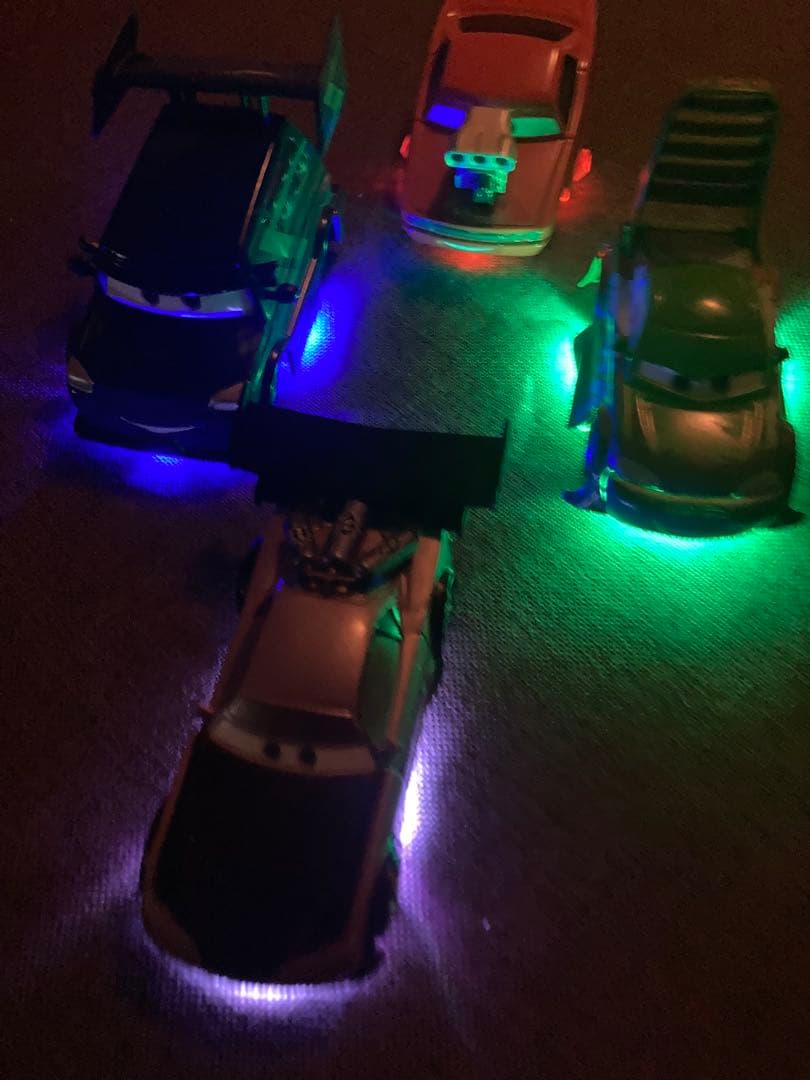 m*a様 カーズ　ミニカー　暴走族　ライト　ディズニーストア