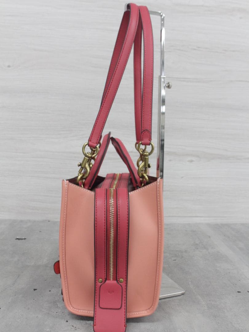 ■完売品極美品 コーチ C8510 ローグ バッグ25 ティーローズ レザー