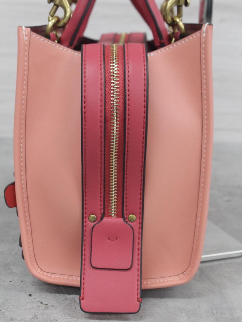 ■完売品極美品 コーチ C8510 ローグ バッグ25 ティーローズ レザー