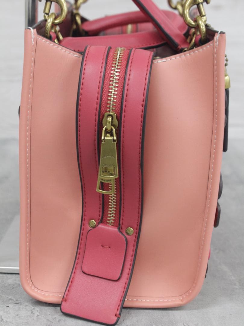 ■完売品極美品 コーチ C8510 ローグ バッグ25 ティーローズ レザー