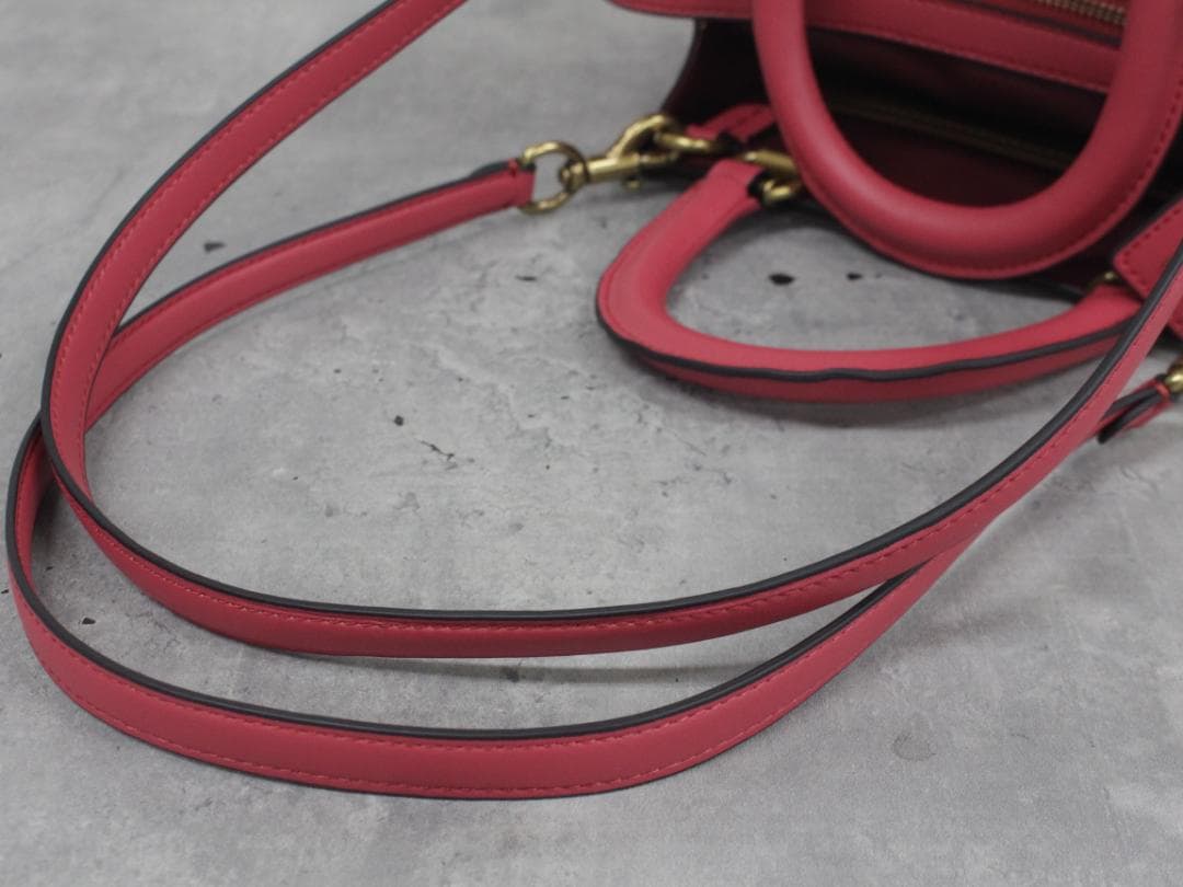 ■完売品極美品 コーチ C8510 ローグ バッグ25 ティーローズ レザー