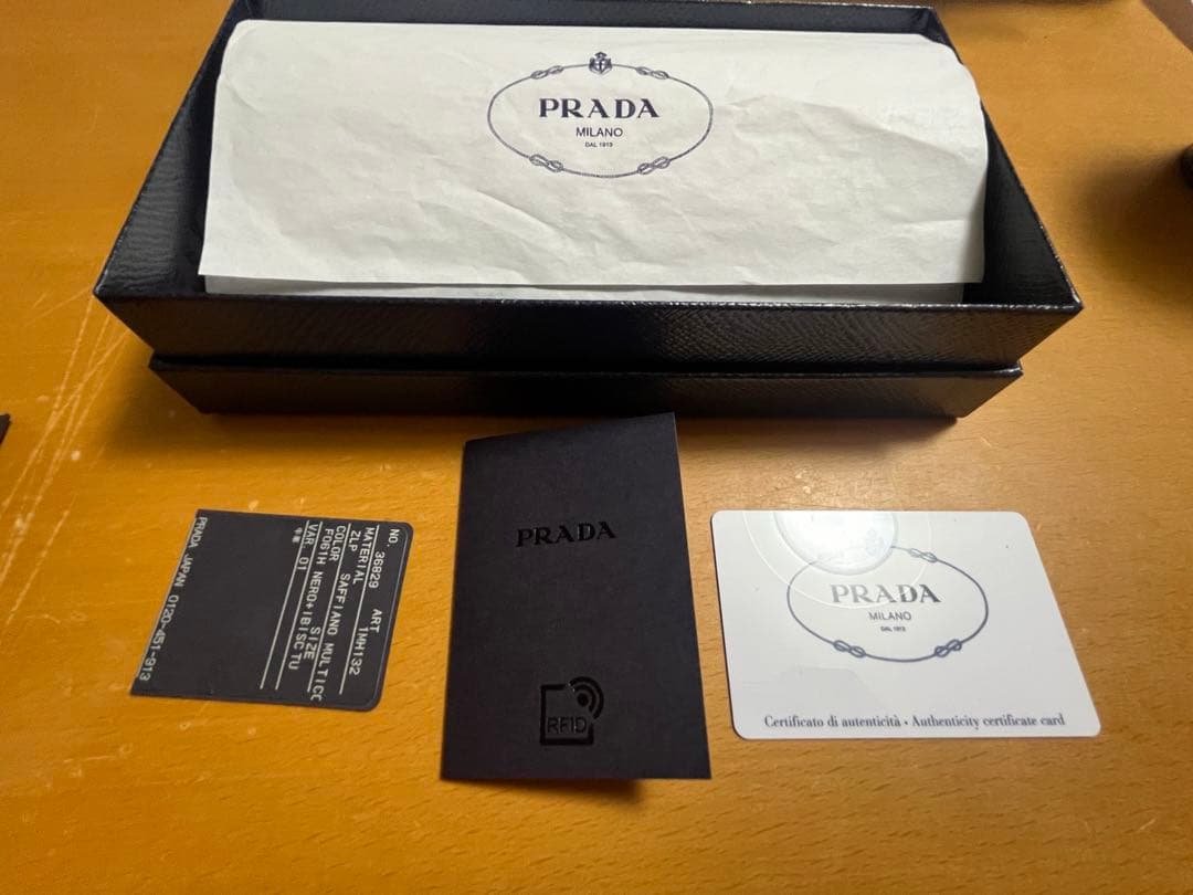 PRADA サフィアーノマルチカラー長財布　ブラック　ピンク