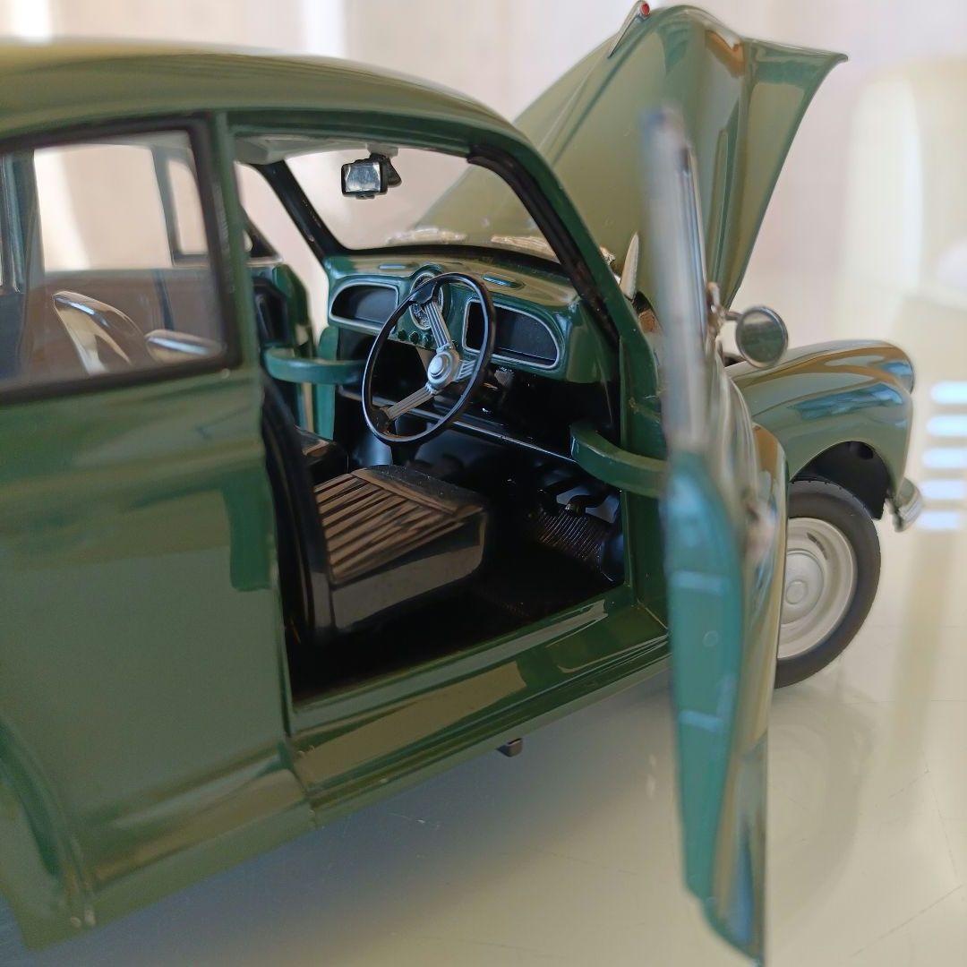 ミニチャンプス製　モーリスマイナー