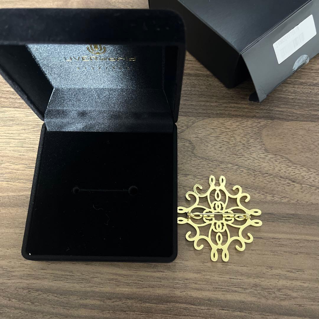 Anniv.Uwブローチ