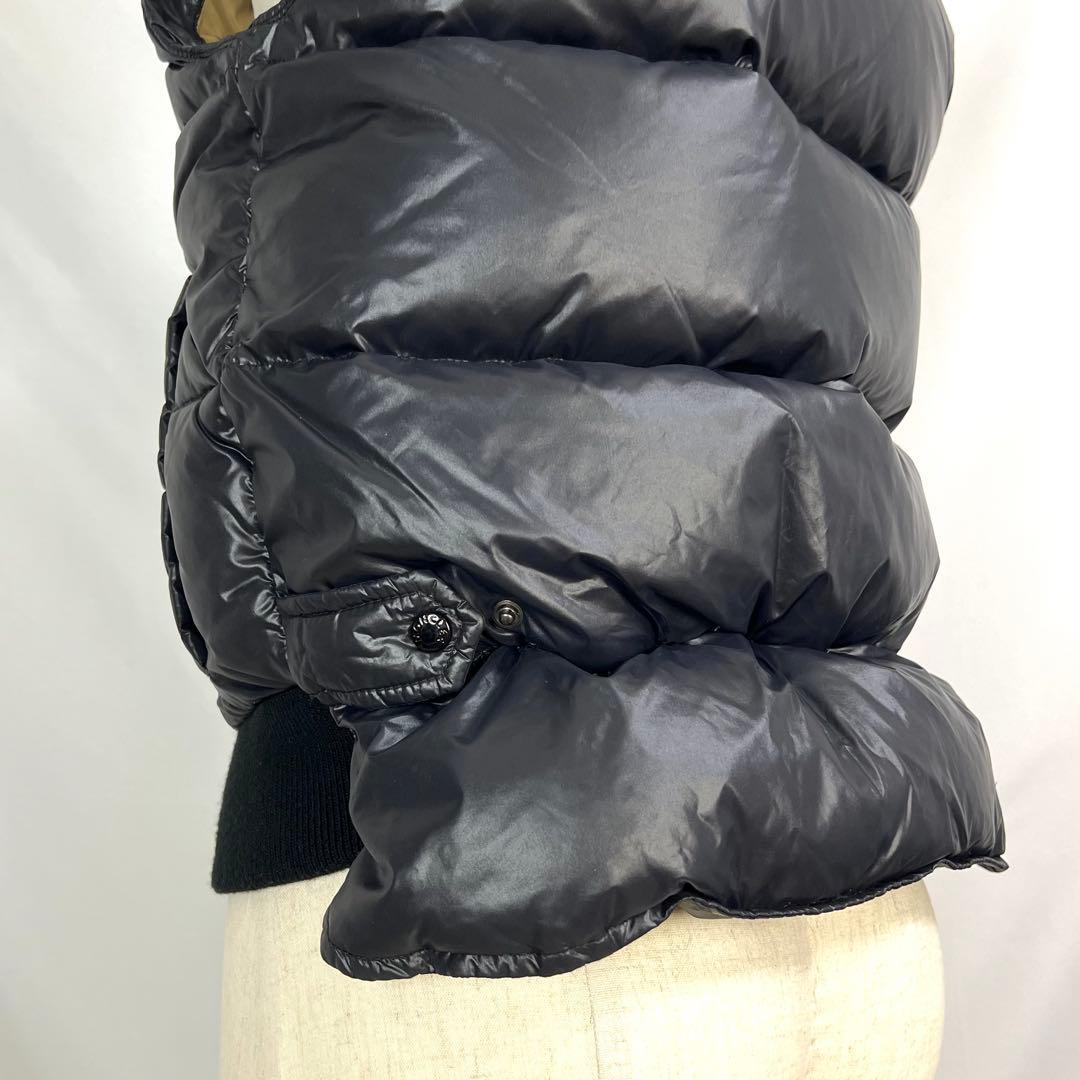 『美品』MONCLER モンクレール ビックロゴ ダウンベスト Sサイズ相当