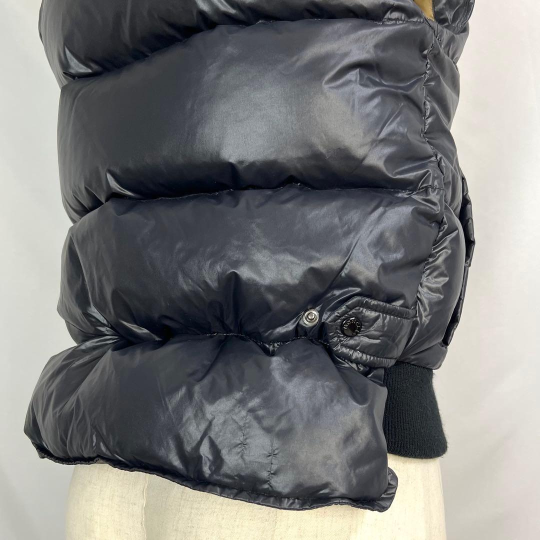 『美品』MONCLER モンクレール ビックロゴ ダウンベスト Sサイズ相当