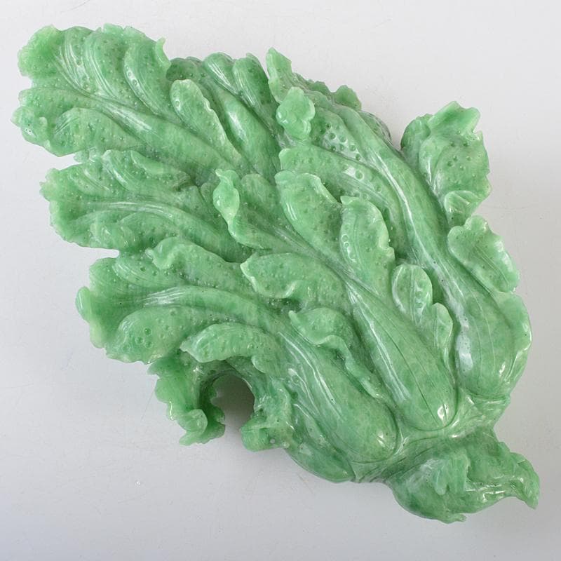 中国　玉石翡翠彫刻　白菜に昆虫　置物　重さ約4.25kg　D　R5490B