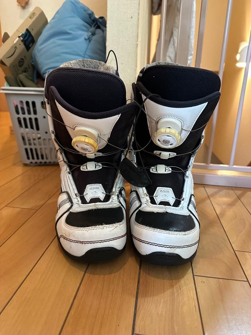 SUB ダイヤル式スノーボードブーツ ホワイト/ブラック