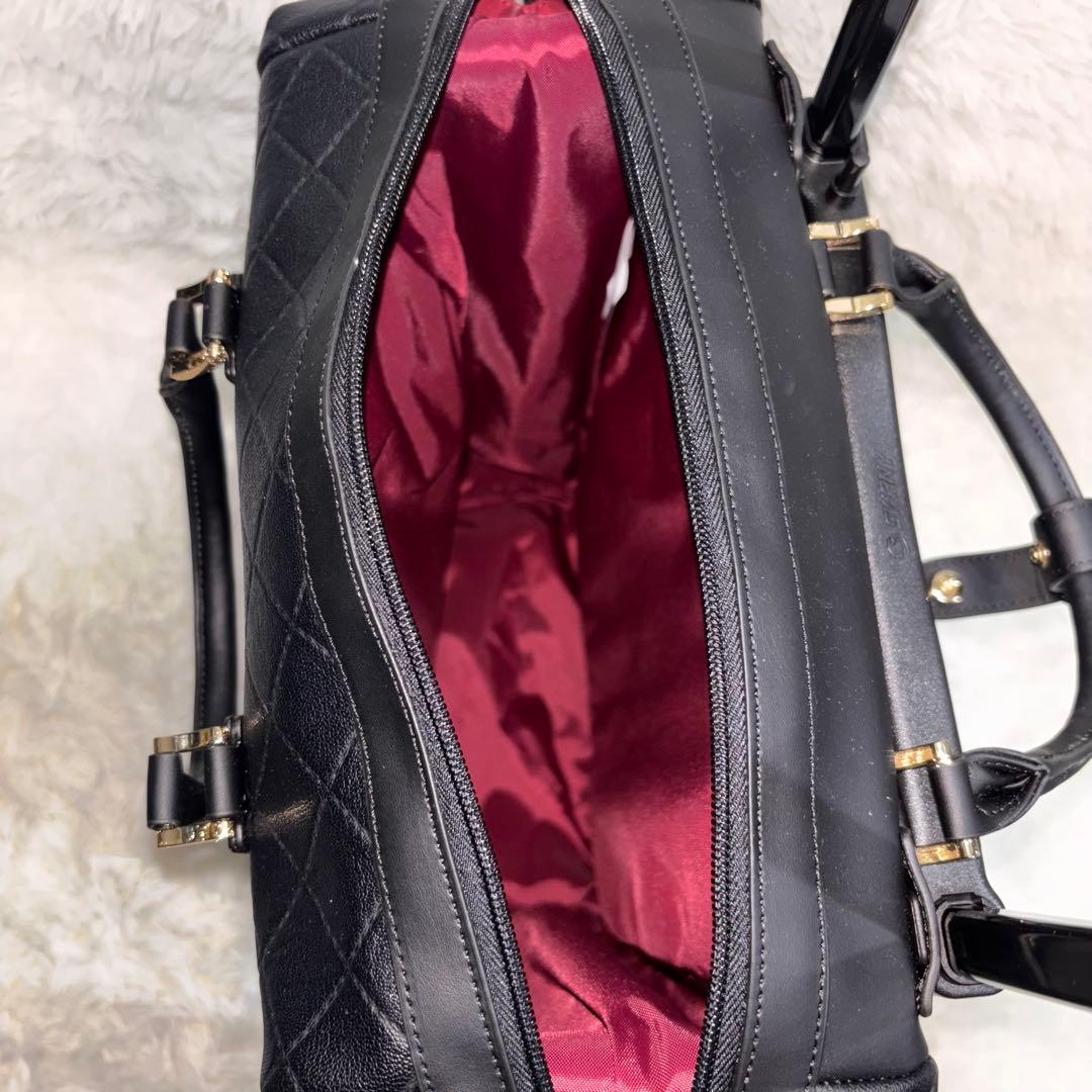 くぅ様向け【未使用級】スワニー　ダイヤキルト型押し　キャリートート