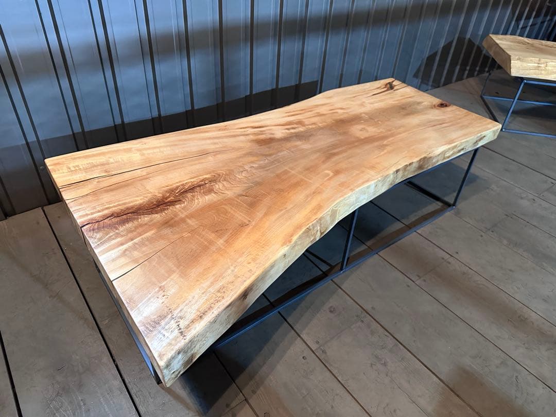 【送料無料】栃　トチ　一枚板テーブル　店舗什器　ローテーブル　アイアン脚　一点物