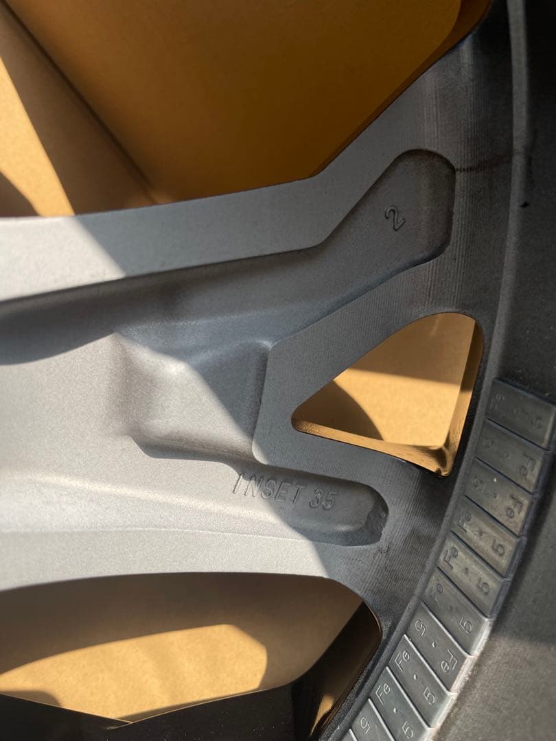 クラウンエステート　1本のみ純正アルミホイール　キャップ無し21インチ