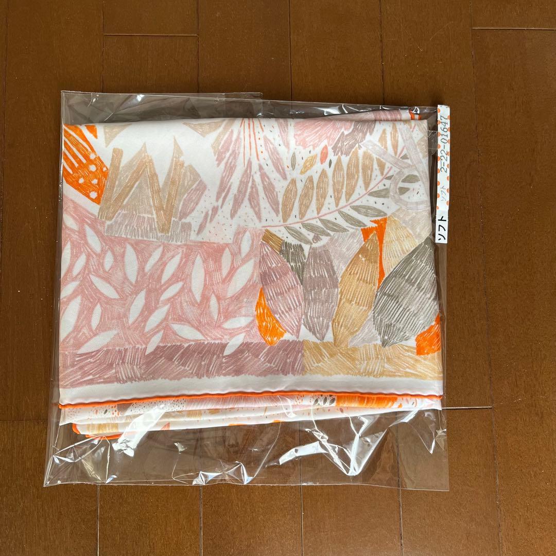 エルメス　カレ90 それぞれの巣作り