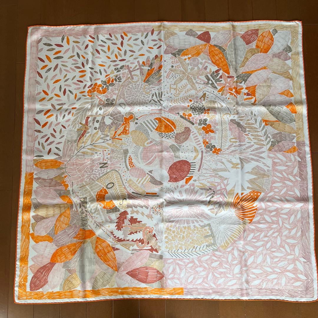 エルメス　カレ90 それぞれの巣作り