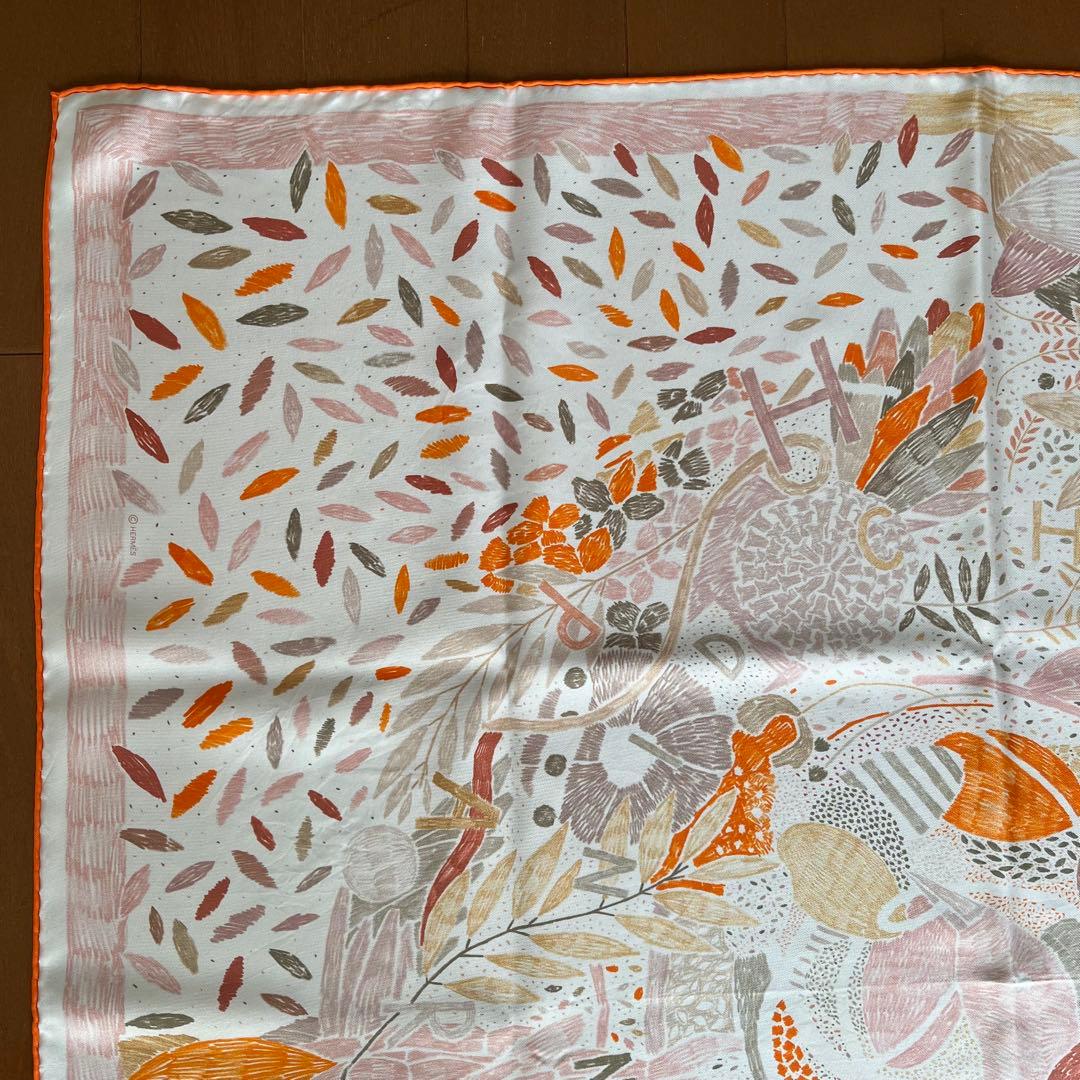 エルメス　カレ90 それぞれの巣作り